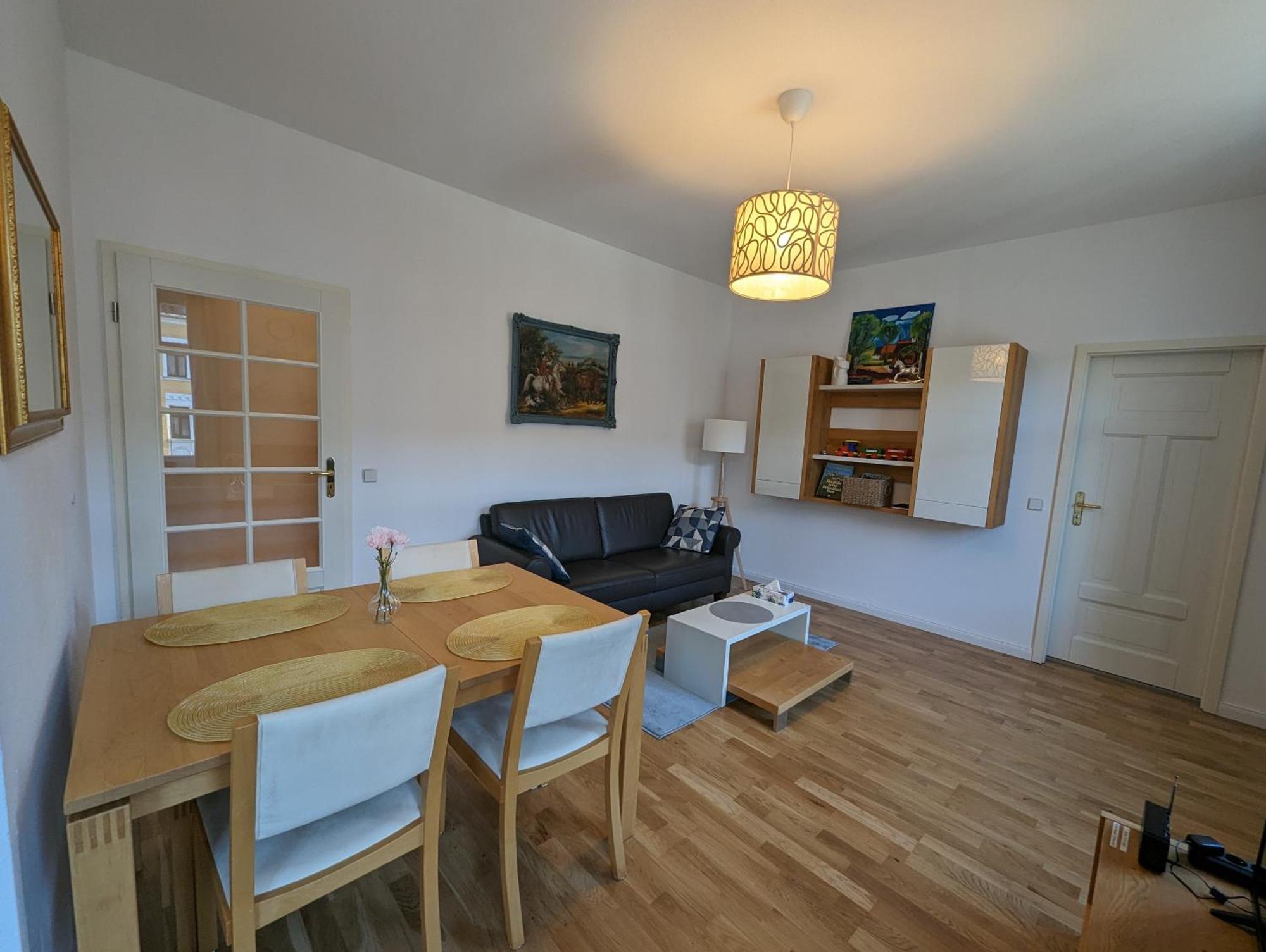 Saxonia De Luxe: Modern 2-Room Apartment with Parking in Chemnitz Exterior photo